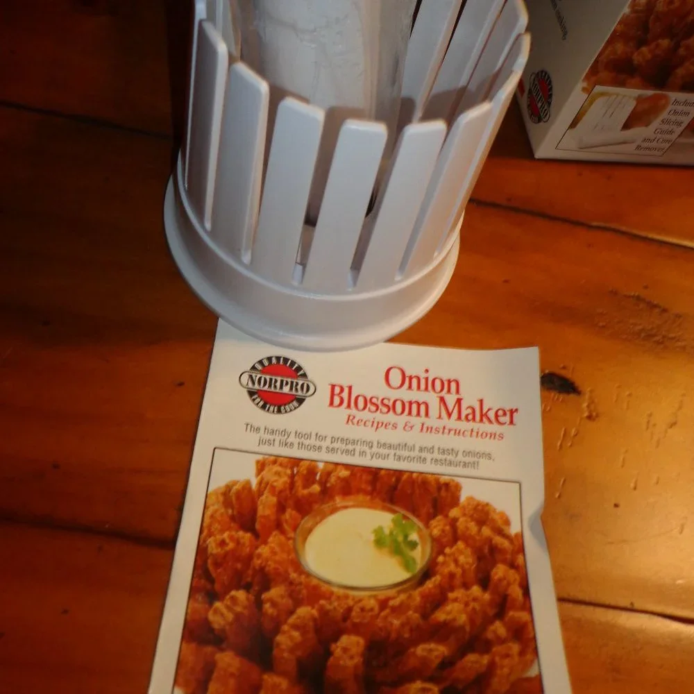 FIRM NIB NORPRO Onion Blossom Maker